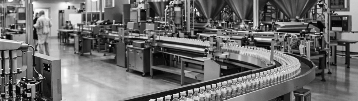 Farmaceutická výrobní linka s automatizovaným procesem a řízením teploty