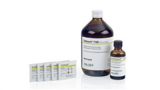 Zalévací hmota Technovit 7100, sada, 500 ml, 40 ml